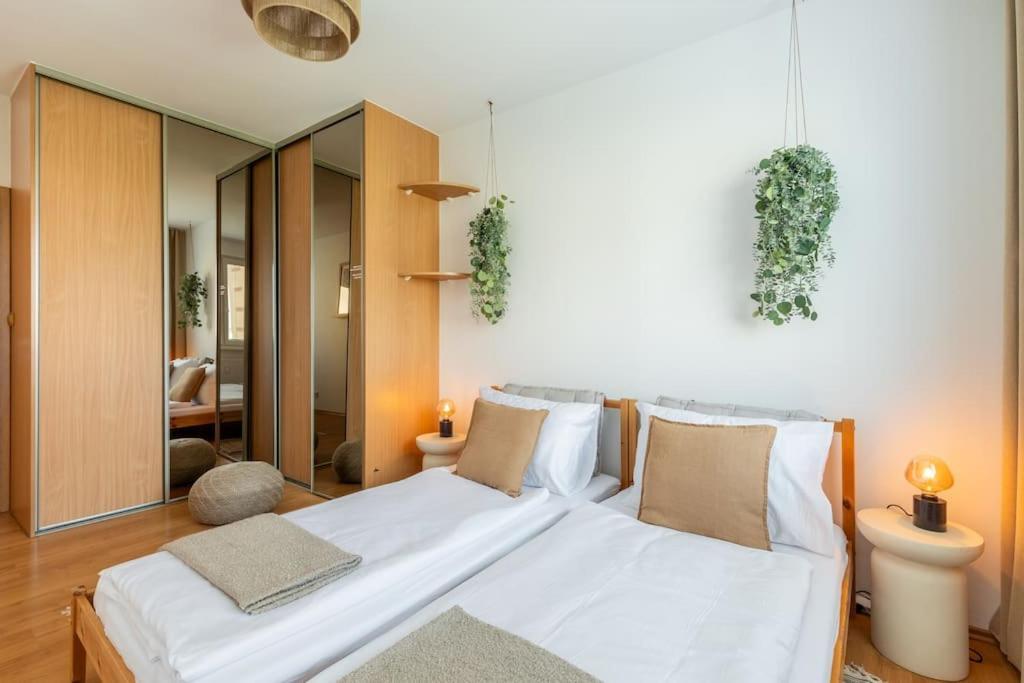 Duna Retreat: City Serenity Pressburg Exterior foto